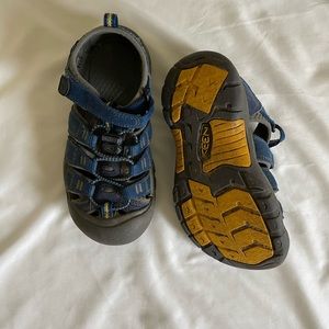 Keen size 11 boy sandals